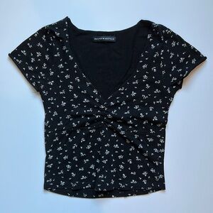 Brandy Melville V-Neck Black and White Floral Tee Shirt